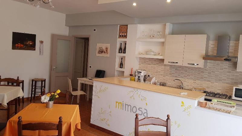 B&B Mimosa จีอาร์ดีนี นักซอส ภายนอก รูปภาพ