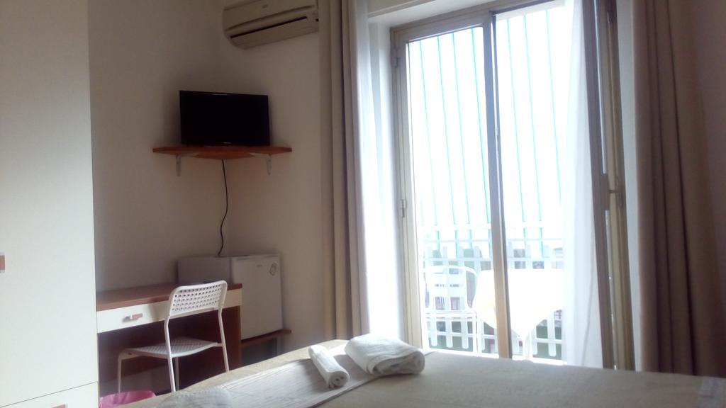 B&B Mimosa จีอาร์ดีนี นักซอส ภายนอก รูปภาพ