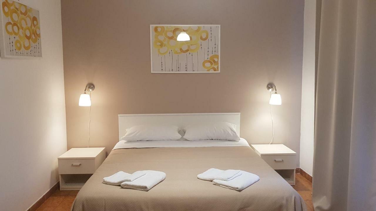 B&B Mimosa จีอาร์ดีนี นักซอส ภายนอก รูปภาพ